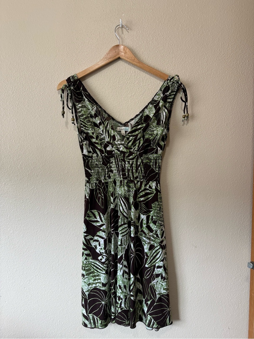 Speechless Green Leaf Print Midi Dress on Black